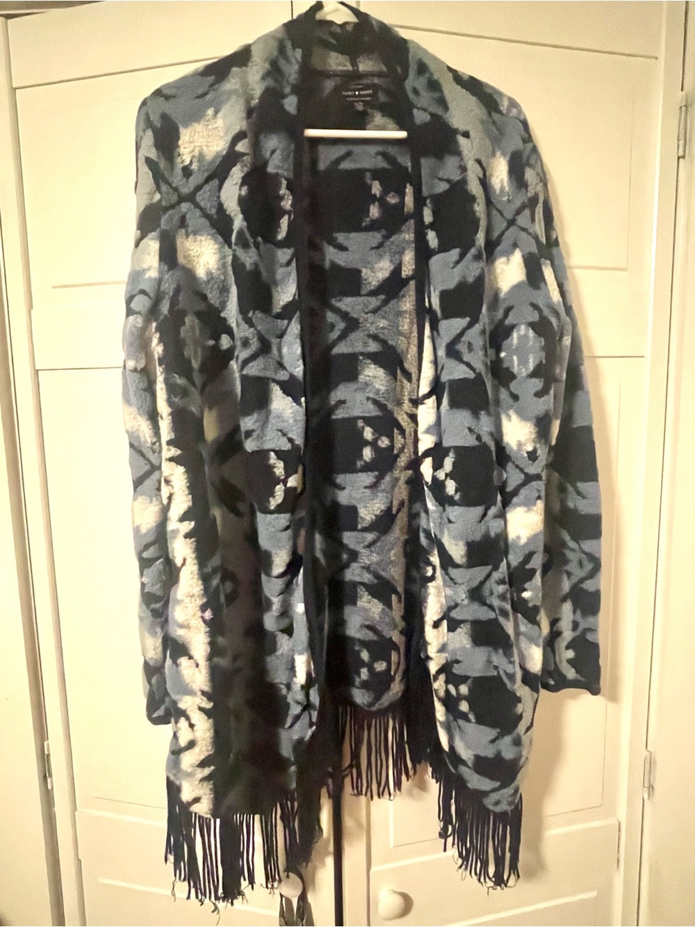 Lucky Brand Blue & White Geometric Fringe Open Cardigan